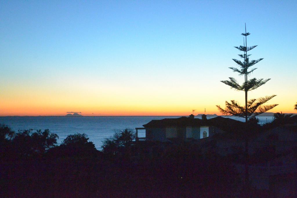 Casa Luz Del Faro Bed & Breakfast Mijas Costa Bagian luar foto